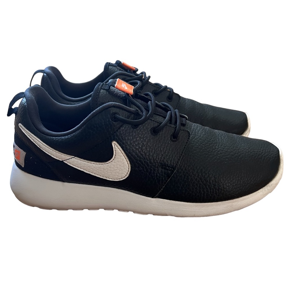Nike Black and White Athletic Shoes